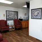 Super 8 By Wyndham Minot Airport