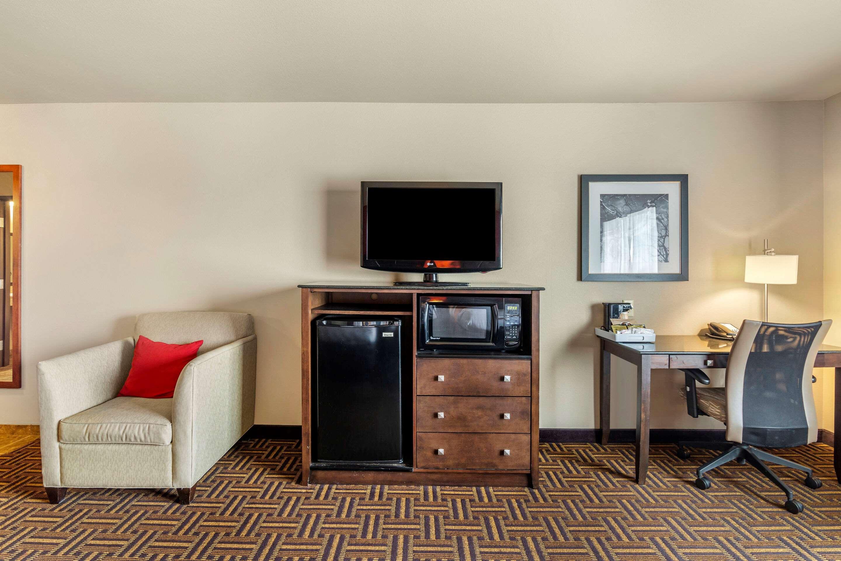 Sonesta Essential Hotel