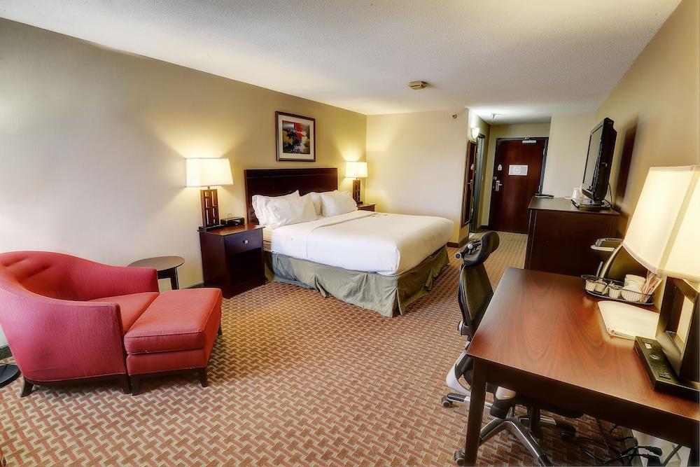 Clarion Convention Center Hotel