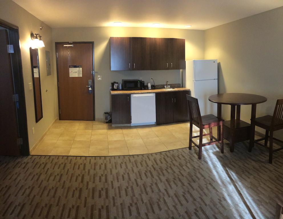 Baymont By Wyndham Minot