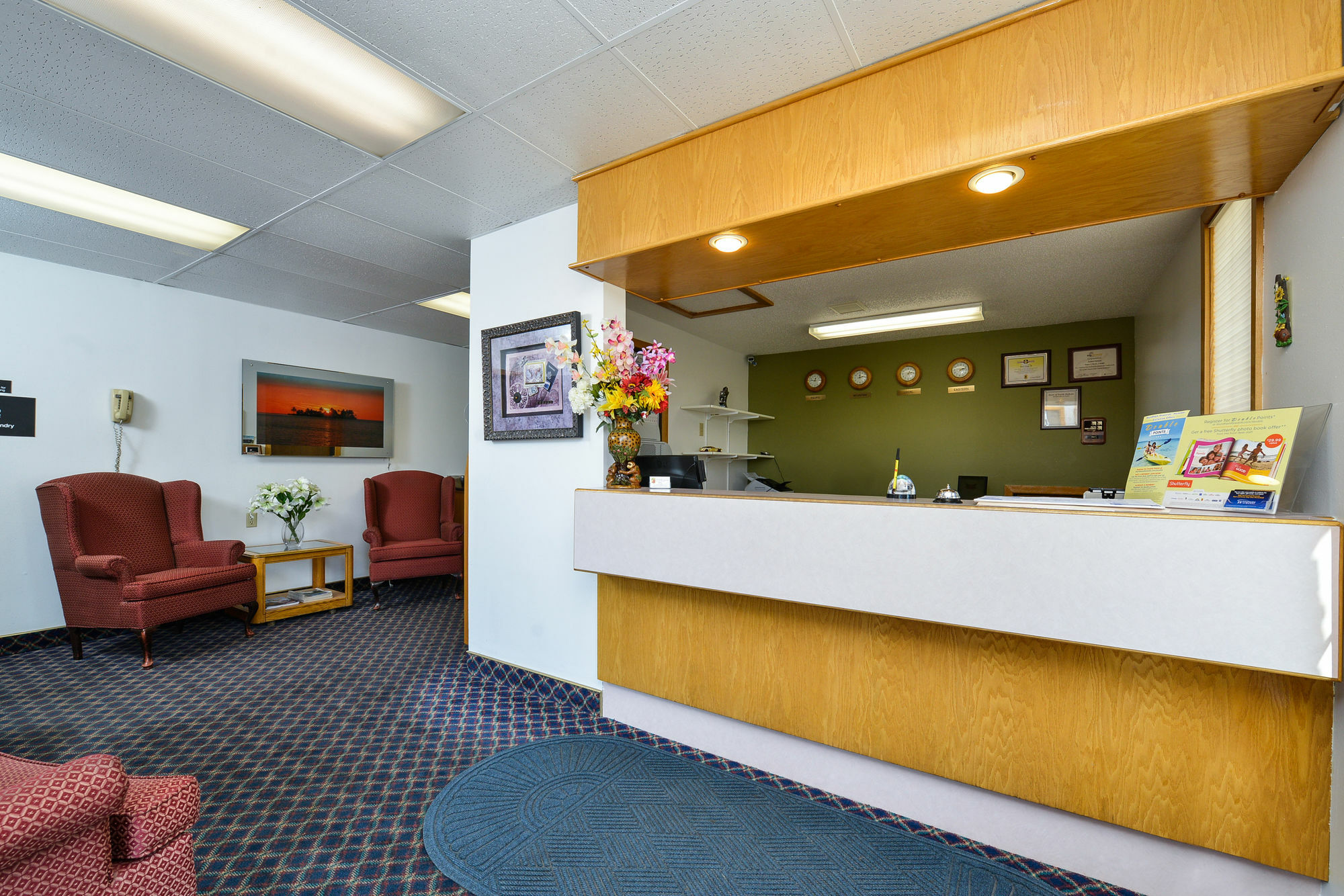 Hotel Super 8 By Wyndham Airport