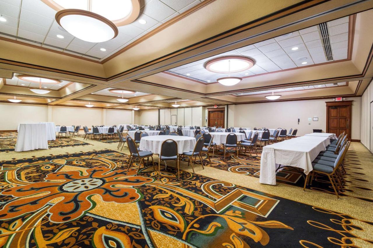Hotel Clarion Convention Center 3*