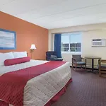 Days Inn By Wyndham Minot