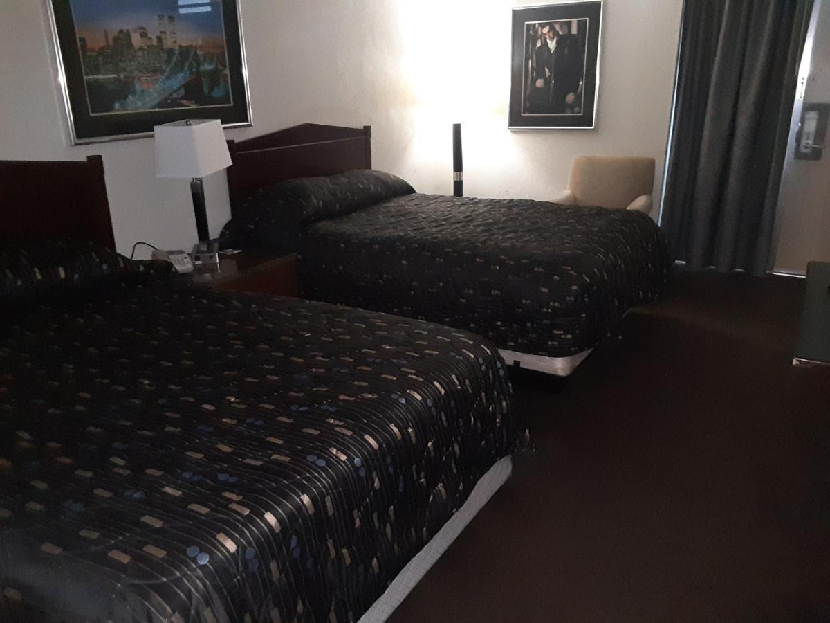 Vegas Hotel *